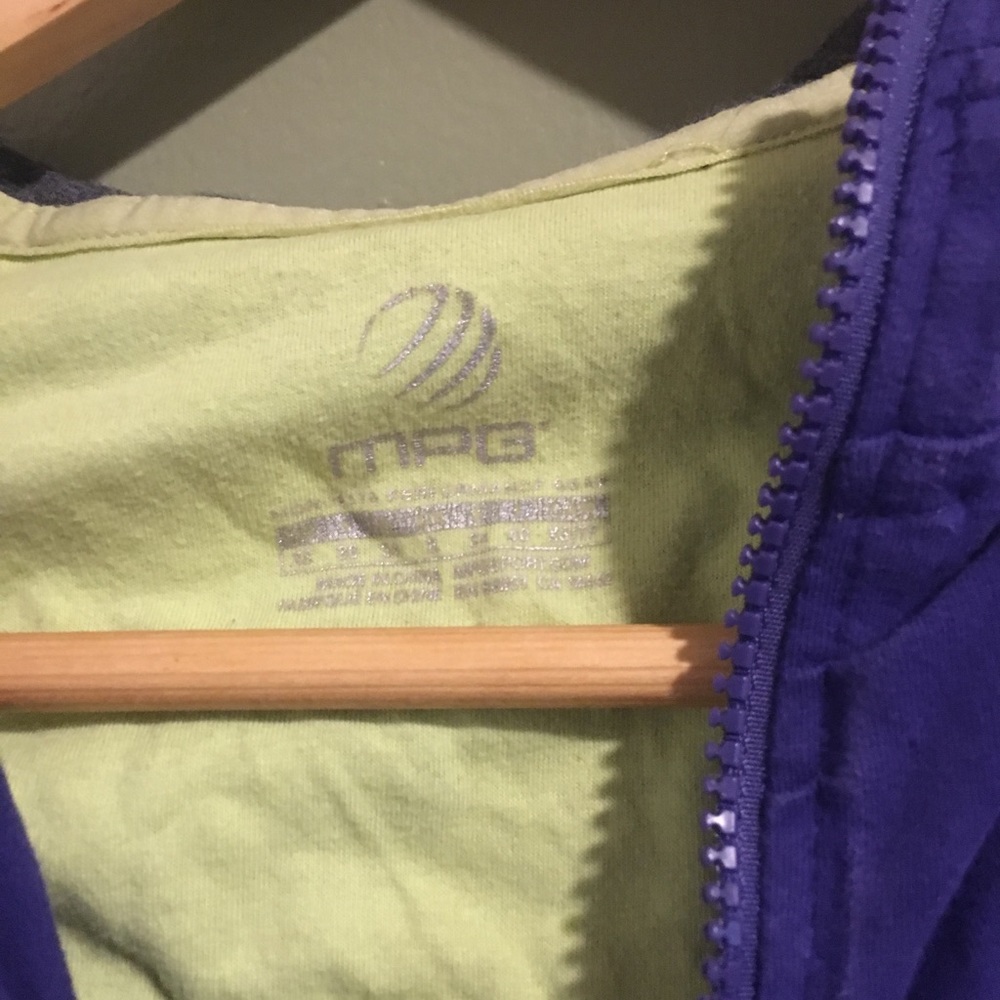 Workout jacket - Picture 2 of 3